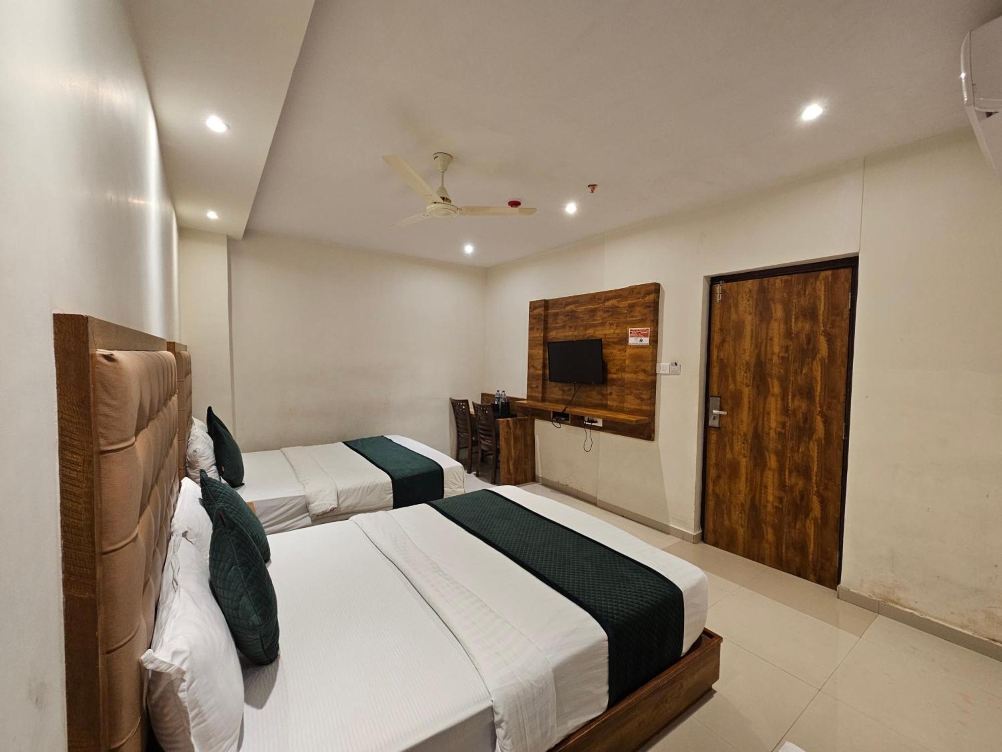 Hotel Bkc Garden - Near Us Embassy Bkc مومباي المظهر الخارجي الصورة