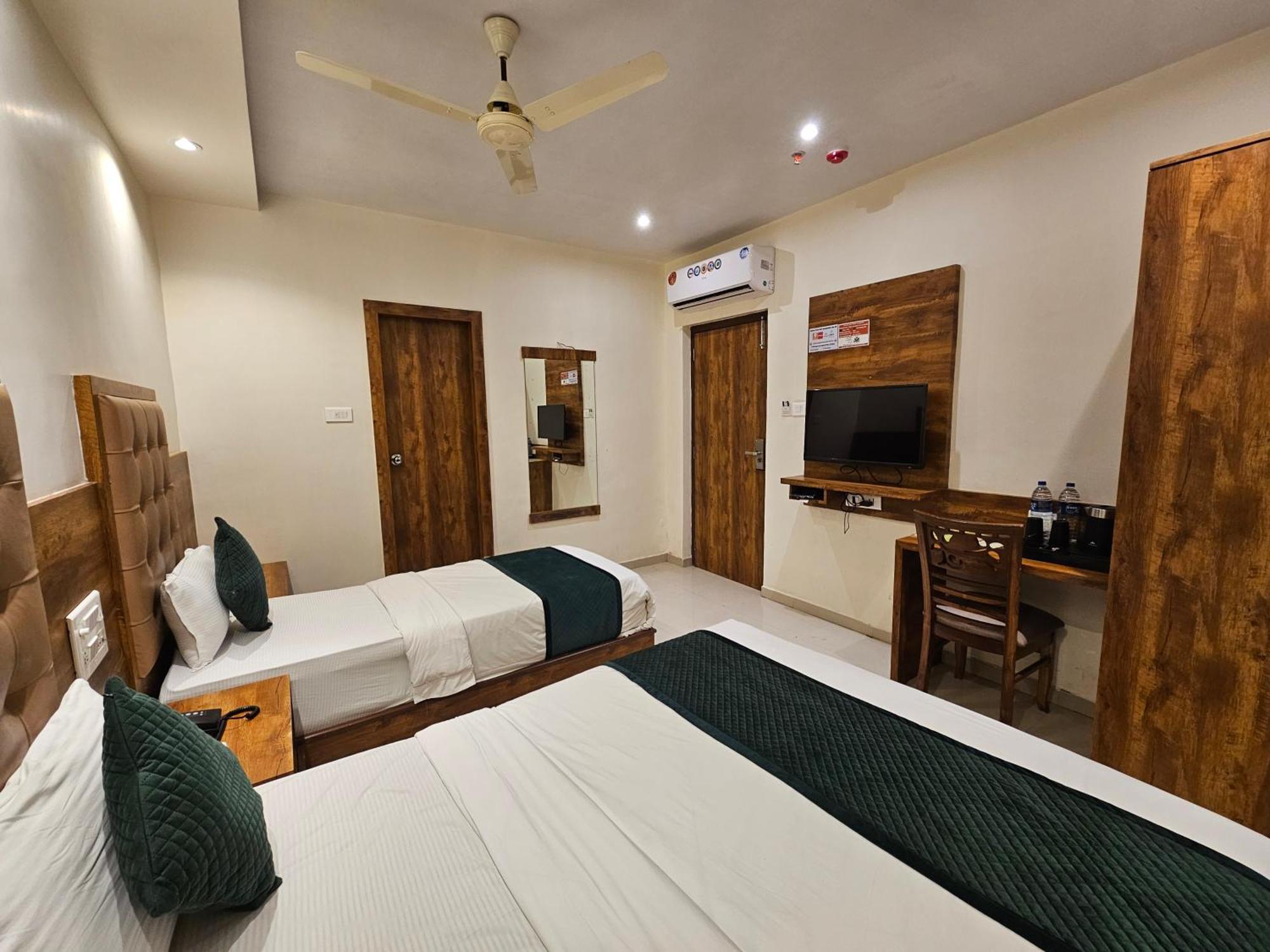 Hotel Bkc Garden - Near Us Embassy Bkc مومباي المظهر الخارجي الصورة