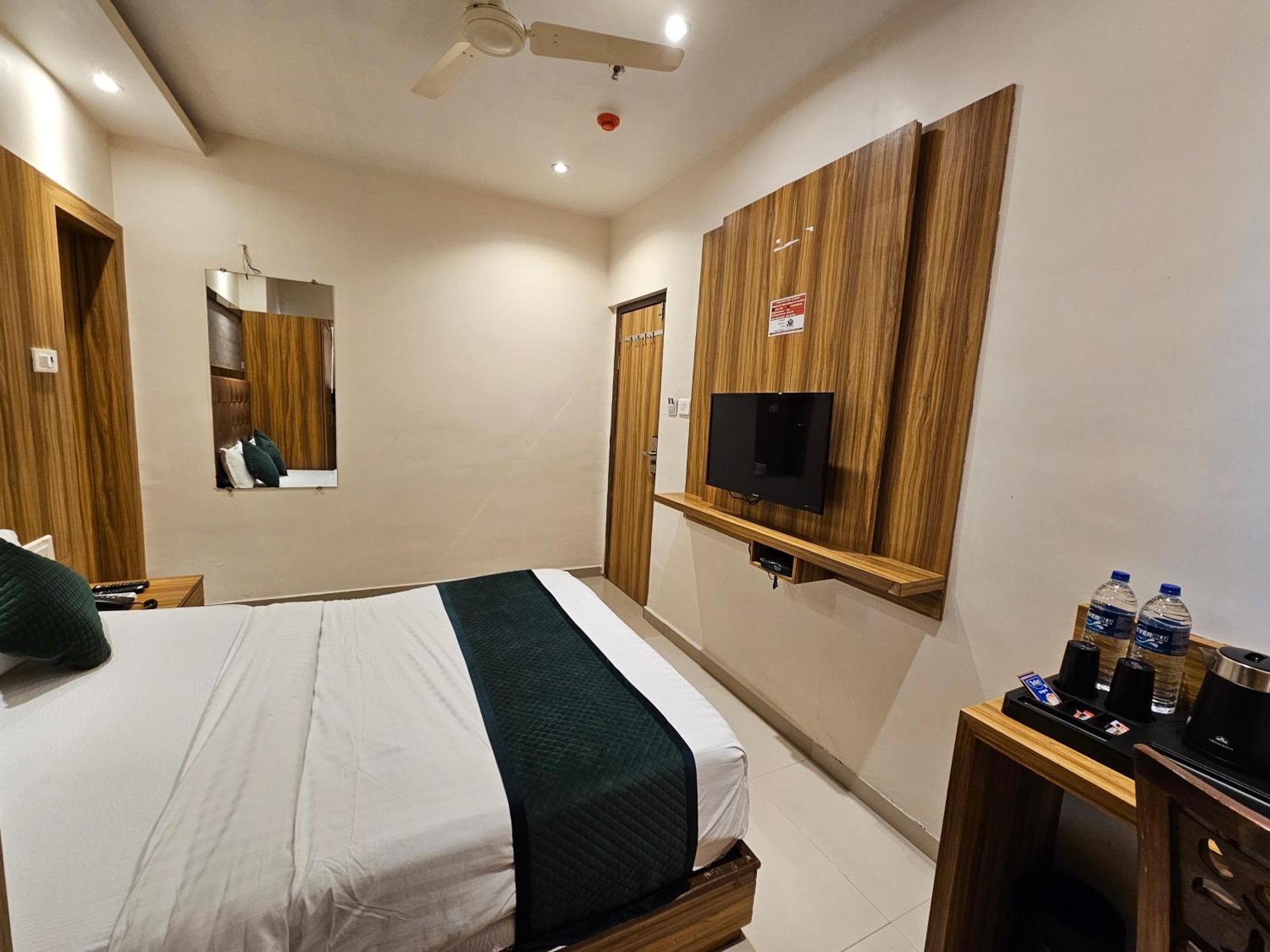 Hotel Bkc Garden - Near Us Embassy Bkc مومباي المظهر الخارجي الصورة