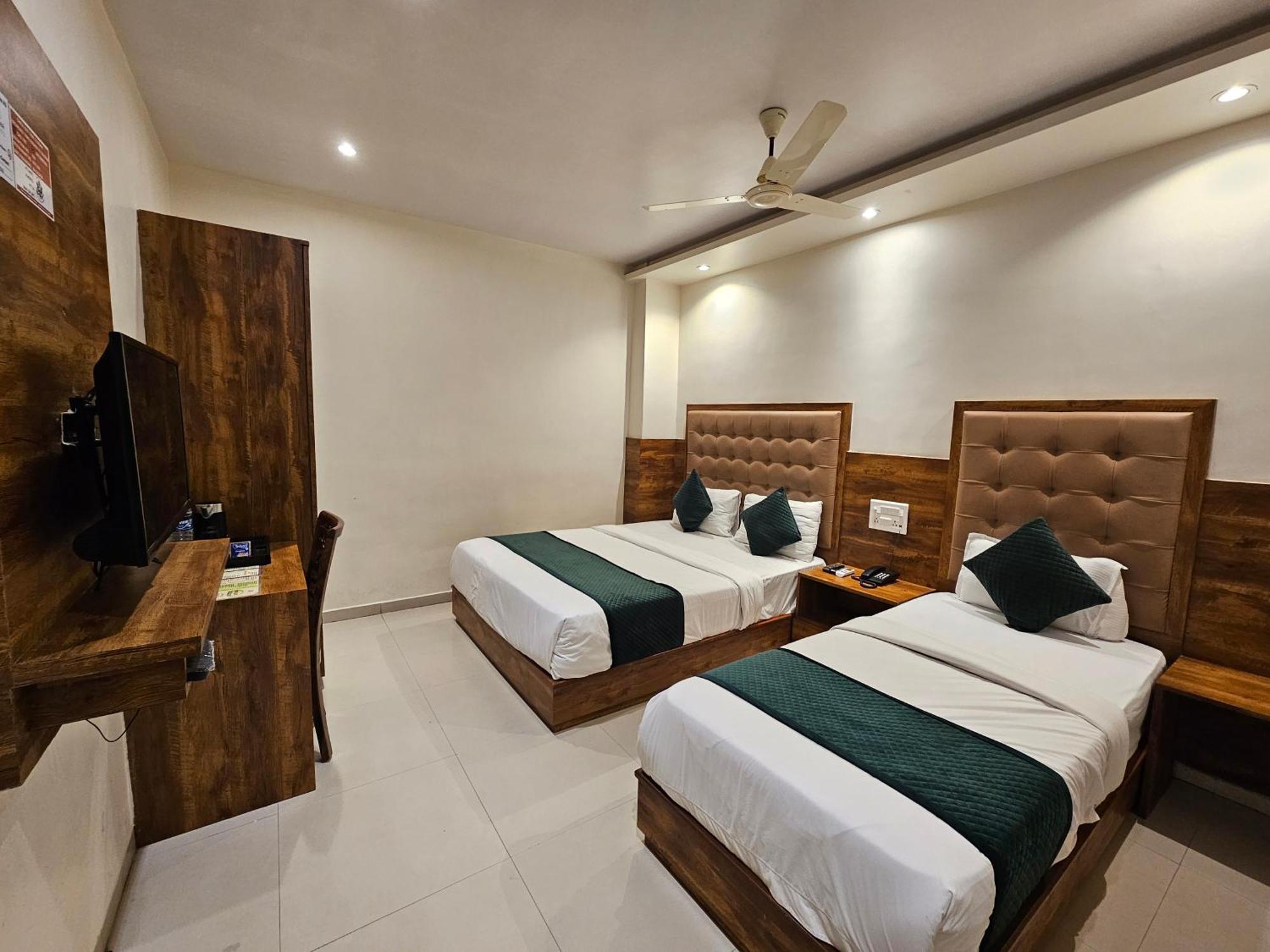 Hotel Bkc Garden - Near Us Embassy Bkc مومباي المظهر الخارجي الصورة