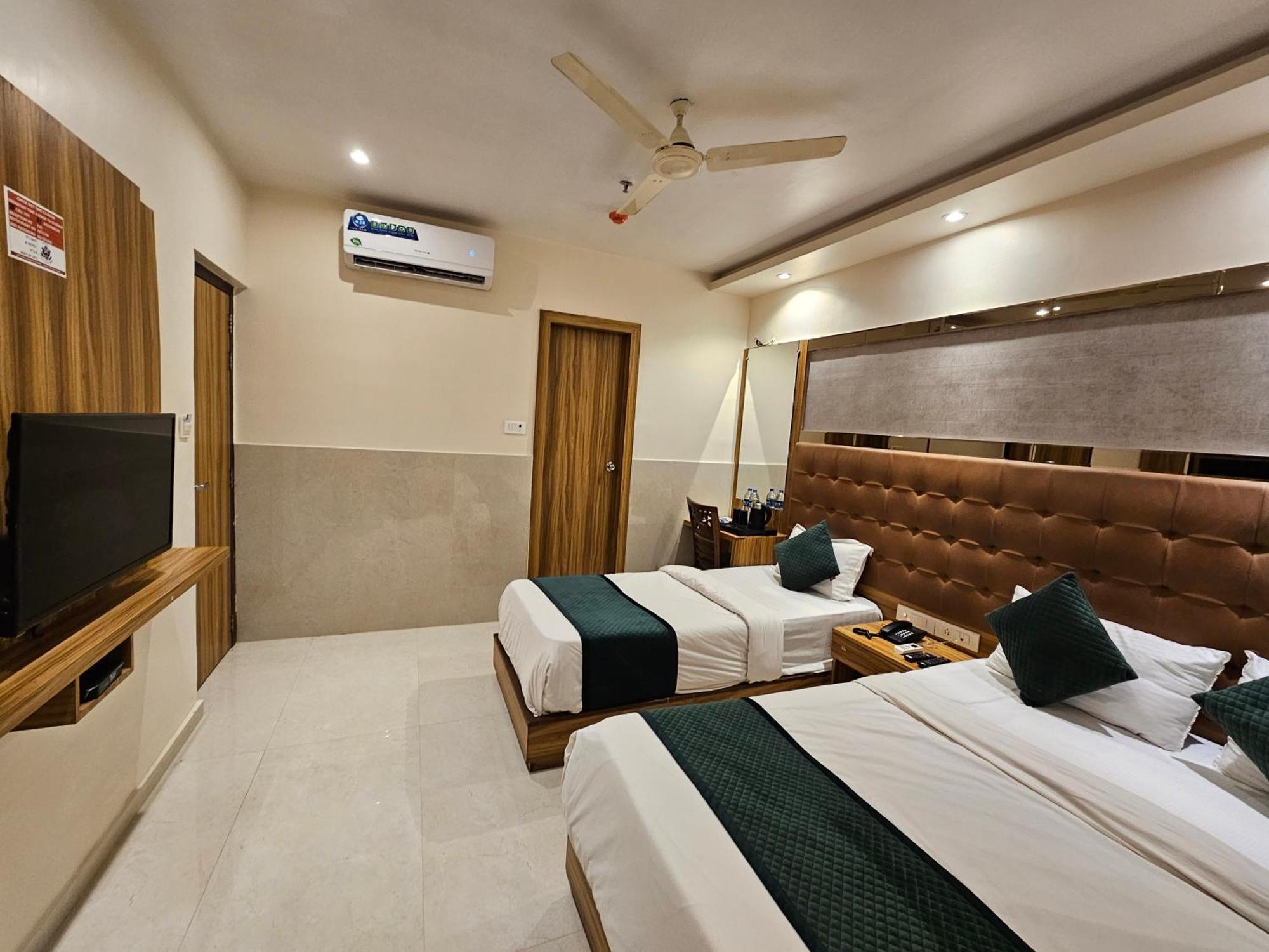 Hotel Bkc Garden - Near Us Embassy Bkc مومباي المظهر الخارجي الصورة